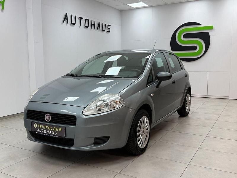 Gebraucht Fiat Grande Punto 69 PS (50 kW) 2012 Grau Kleinwagen