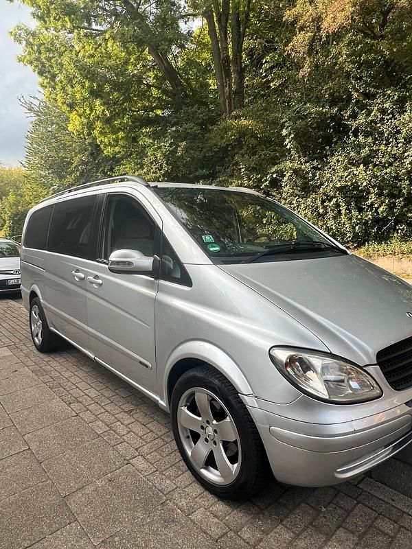 Silber Gebraucht 2004 Mercedes Vito Van / Kleinbus | 5.500 € (Fairer Preis) - Bild 1/4