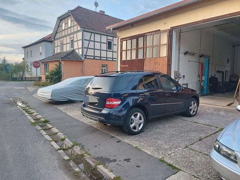 Gebraucht Mercedes ML320 224 PS (164 kW) 2006 Beige SUV