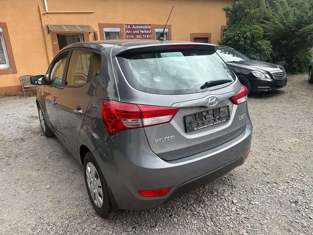 Gebraucht Hyundai ix20 Classic 90 PS (66 kW) 2015 Steel gray / met Kleinwagen
