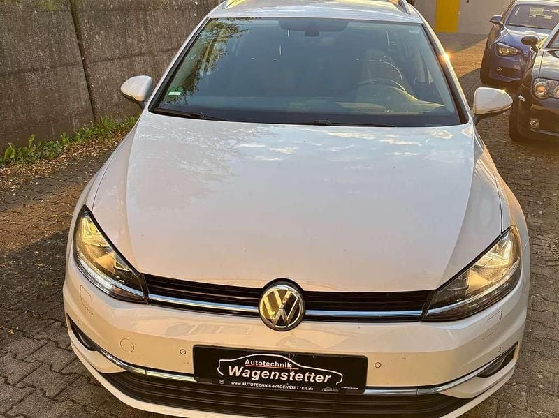Weiß Gebraucht 2019 VW Golf VII Join Kombi | 11.299 € (Guter Preis) - Bild 1/4