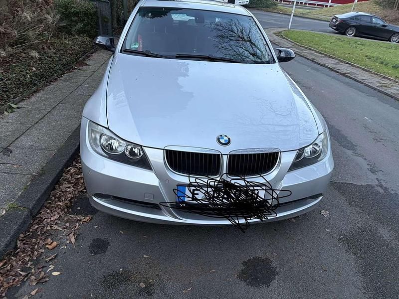 Gebraucht BMW 320 150 PS (110 kW) 2005 Limousine