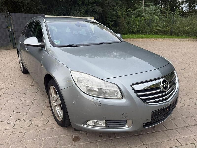 Silber Gebraucht 2011 Opel Insignia Edition Kombi | 1.900 € (Superpreis) - Bild 1/4