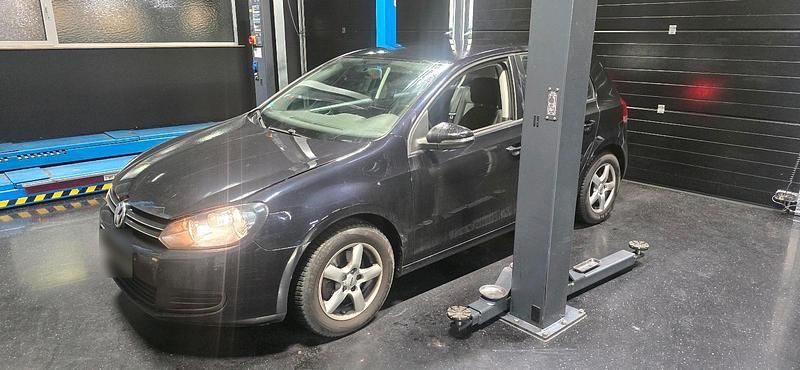 Gebraucht VW Golf VI 122 PS (89 kW) 2009 Schwarz Kleinwagen