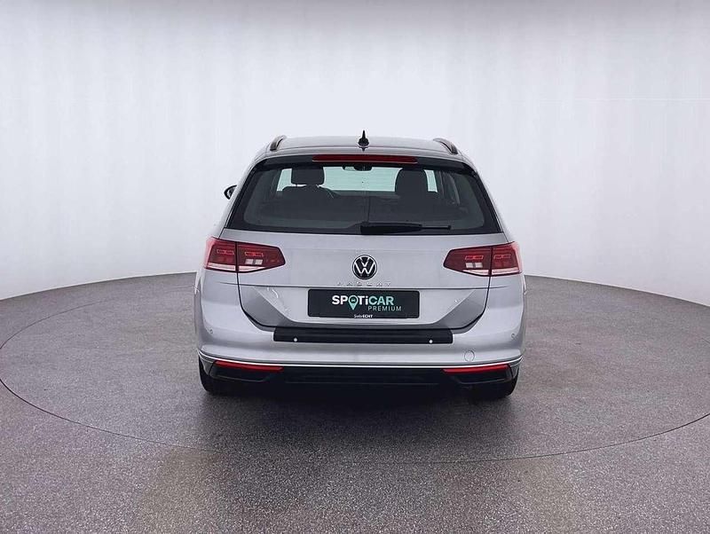 Gebraucht VW Passat Conceptline 150 PS (110 kW) 2022 Silber Kombi