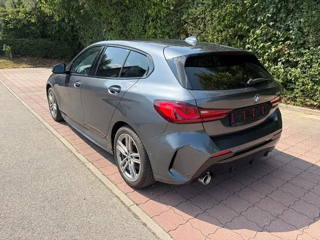 Gebraucht BMW 118 M Sport 140 PS (102 kW) 2020 Grau Limousine
