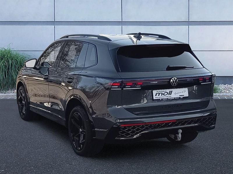 Neu VW Tiguan Pro 150 PS (110 kW) 2026 Grau SUV
