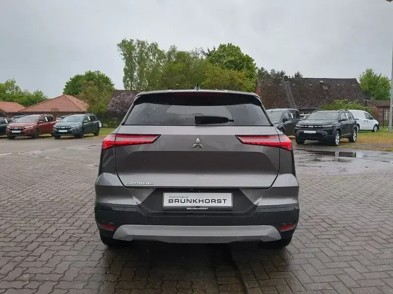 Gebraucht Mitsubishi Grandis Diamant Edition 141 PS (103 kW) 2026 Anthrazitgrau SUV
