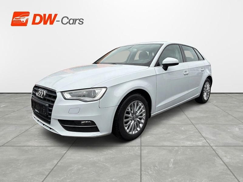 Weiß Gebraucht 2015 Audi A3 Ambiente Kombi | 14.490 € (Fairer Preis) - Bild 1/4