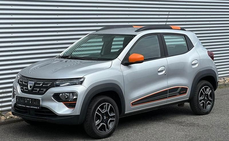 Silber Gebraucht 2022 Dacia Spring Comfort Plus Kleinwagen | 7.900 € (Fairer Preis) - Bild 1/4