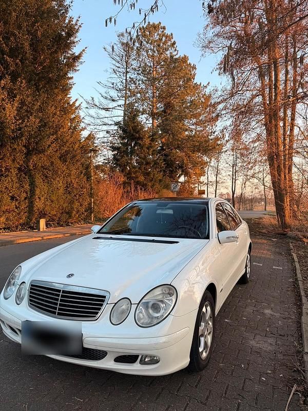 Gebraucht Mercedes E200 122 PS (89 kW) 2006 Weiß Limousine