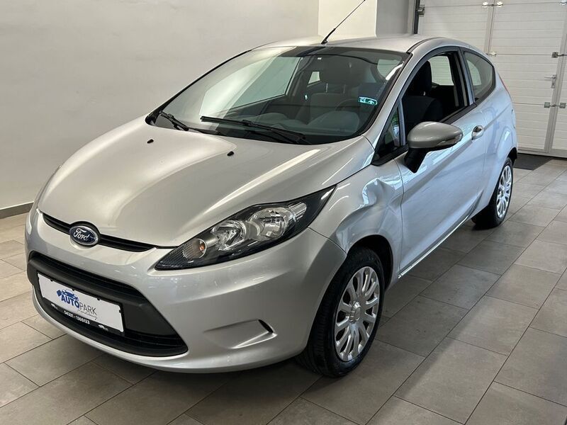 Silber Gebraucht 2010 Ford Fiesta Trend Kleinwagen | 2.580 € (Fairer Preis) - Bild 1/4