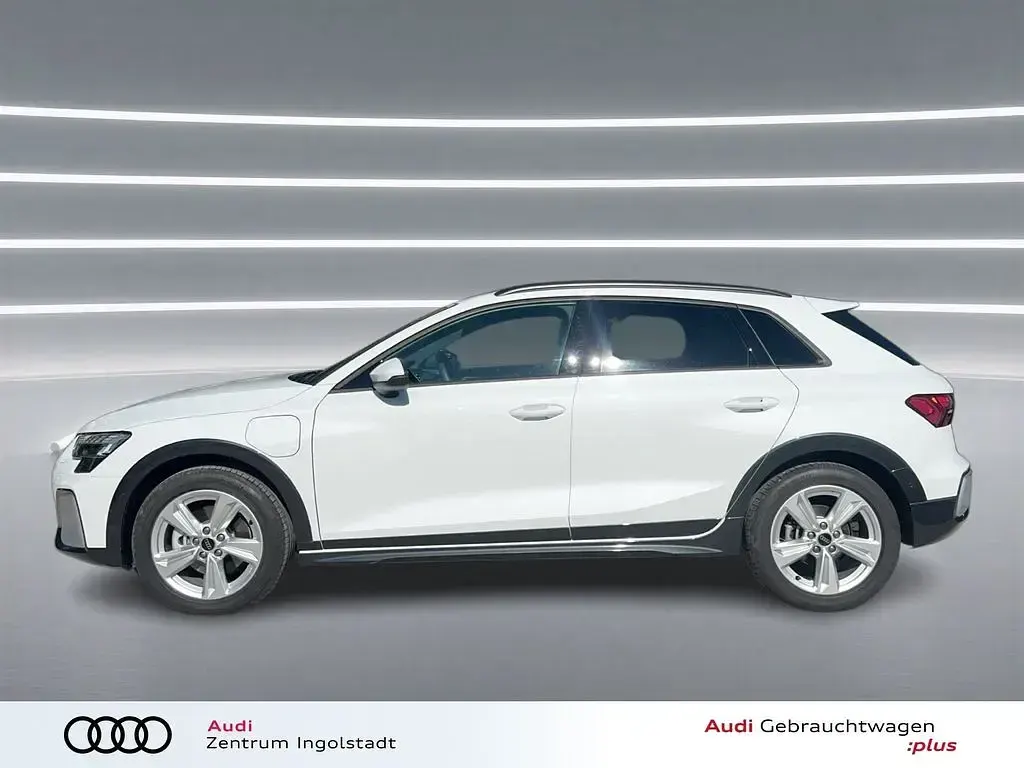 Usado Audi A3 Ambiente 204 HP (150 kW) 2025 Branco Sedan