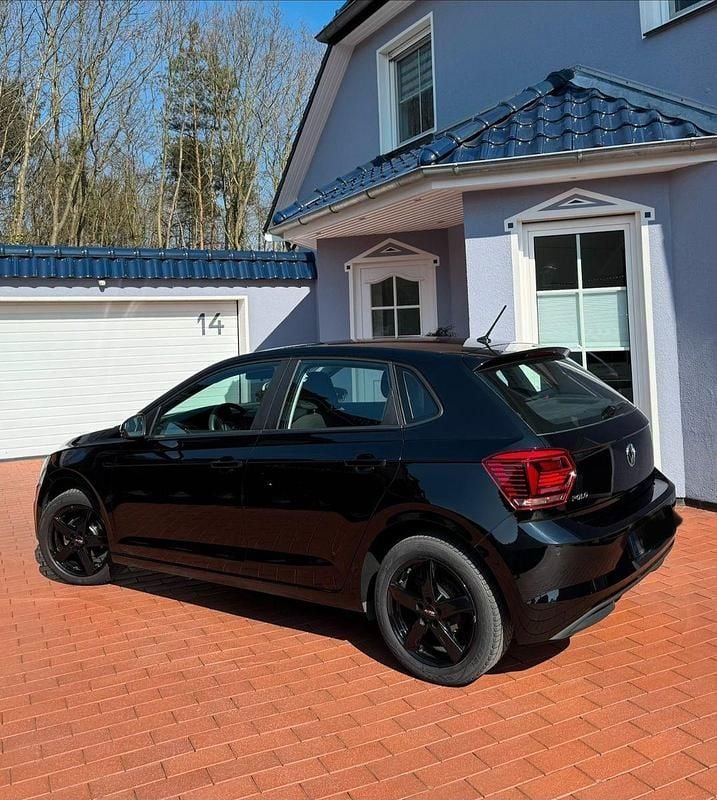 Gebraucht VW Polo Trendline 65 PS (47 kW) 2019 Schwarz Kleinwagen