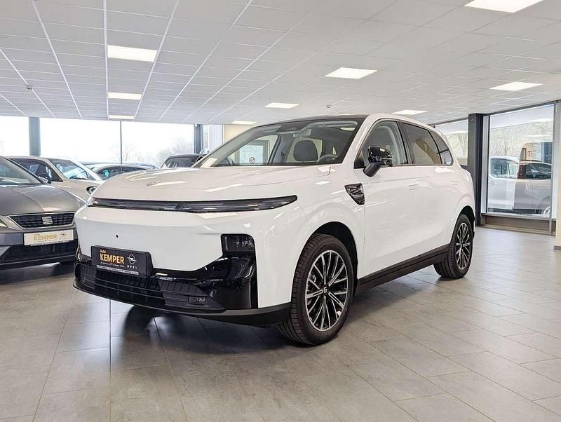 Neu Leapmotor B10 160 kW (218 PS) 2026 Light white SUV