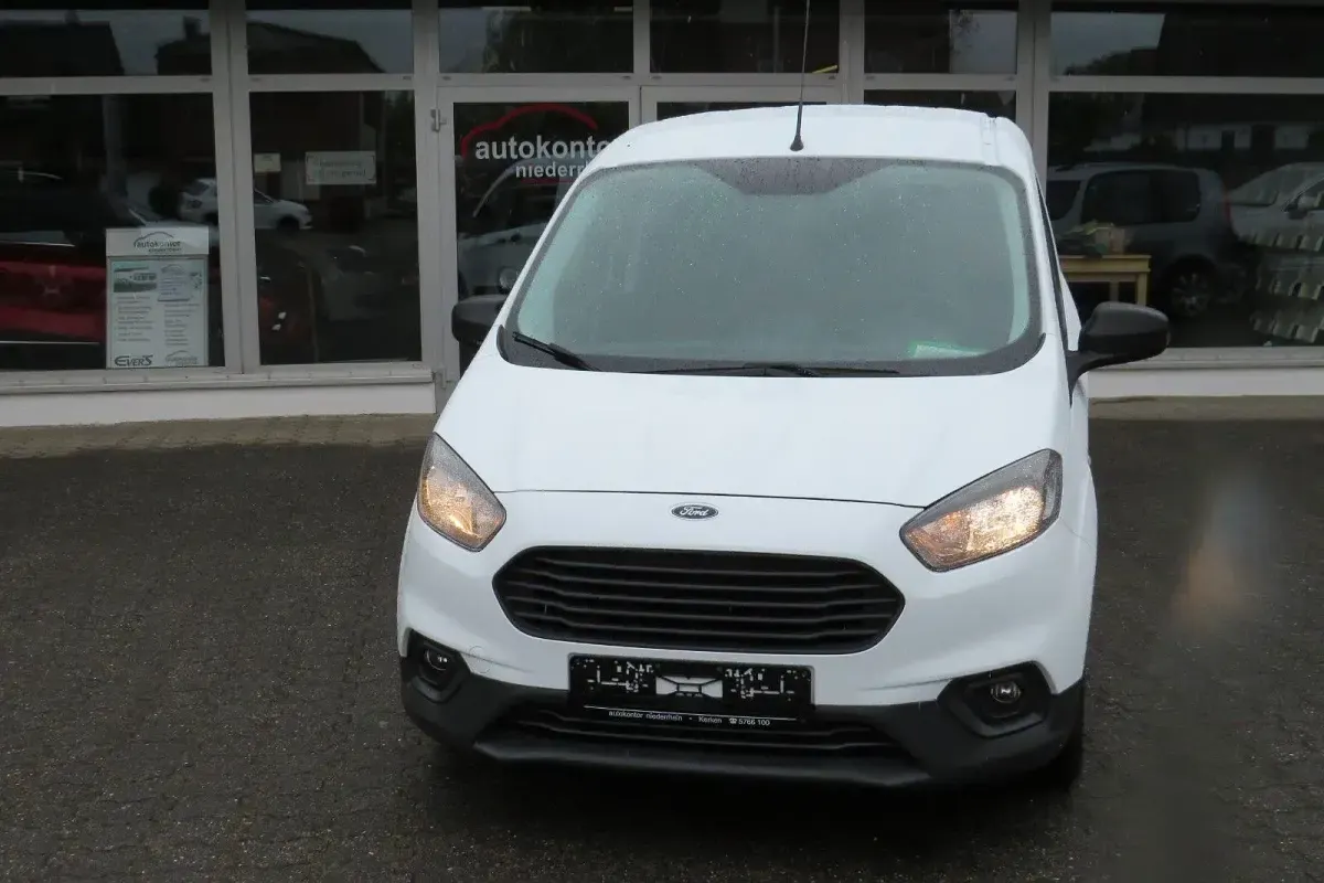 Gebraucht Ford Transit Trend 75 PS (55 kW) 2022 Weiß Van / Kleinbus