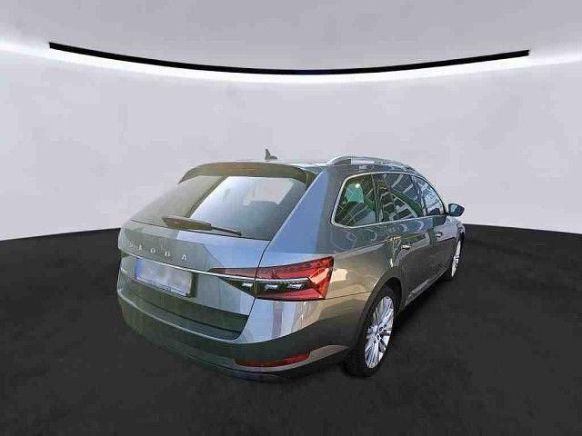Gebraucht Skoda Superb Style 150 PS (110 kW) 2022 Graphitegrau metallic Kombi