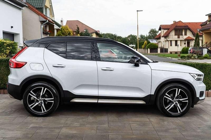 Gebraucht Volvo XC40 R-Design 163 PS (119 kW) 2020 Weiß SUV