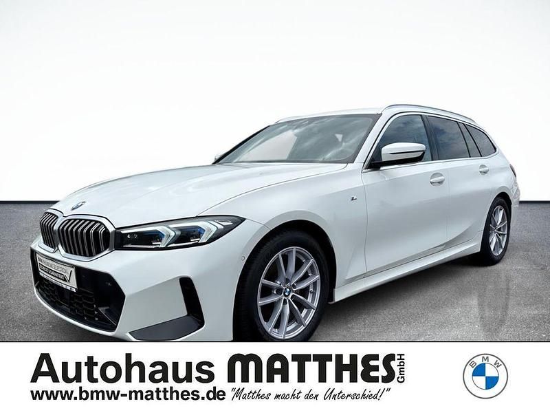 Weiss Gebraucht 2024 BMW 320 M Sport Kombi | 42.950 € - Bild 1/4