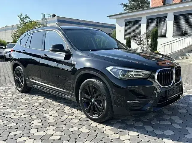 Gebraucht BMW X1 Sport Line 220 PS (161 kW) 2022 Schwarz SUV