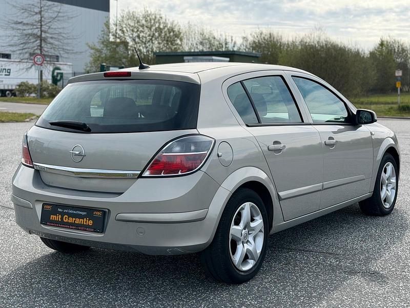 Gebraucht Opel Astra 140 PS (102 kW) 2007 Silber Limousine
