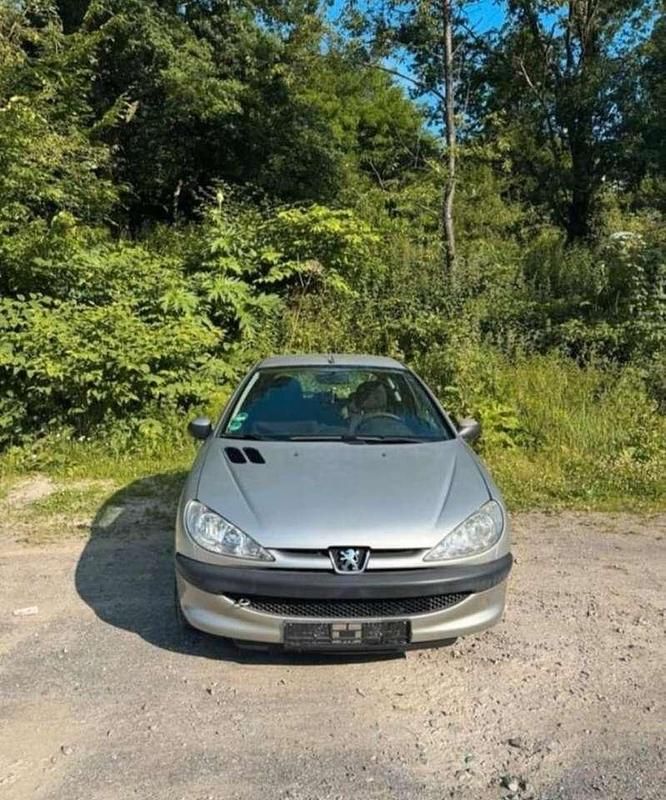 Gebraucht Peugeot 206 Filou 60 PS (44 kW) 2004 Silber Limousine