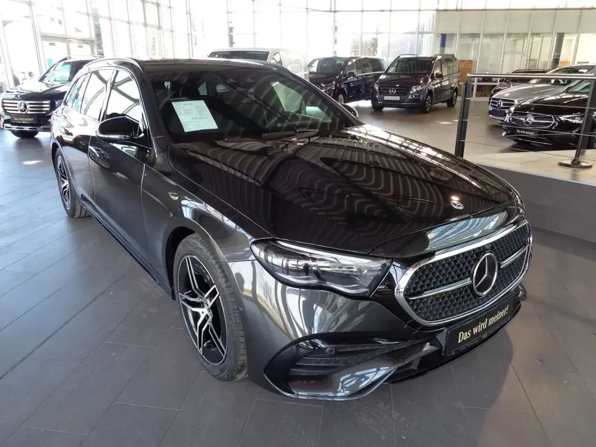 Gebraucht Mercedes E300 AMG line 204 PS (150 kW) 2025 Grau Limousine