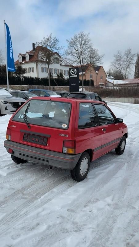 Gebraucht Mazda 121 54 PS (39 kW) 1989 Rot Kleinwagen