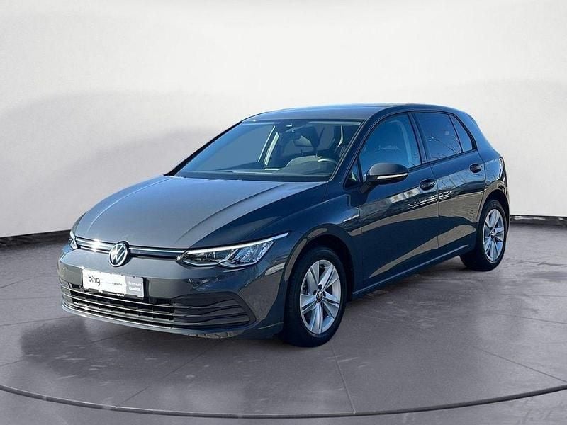 Gebraucht VW Golf VIII Life 131 PS (96 kW) 2020 Grau Limousine