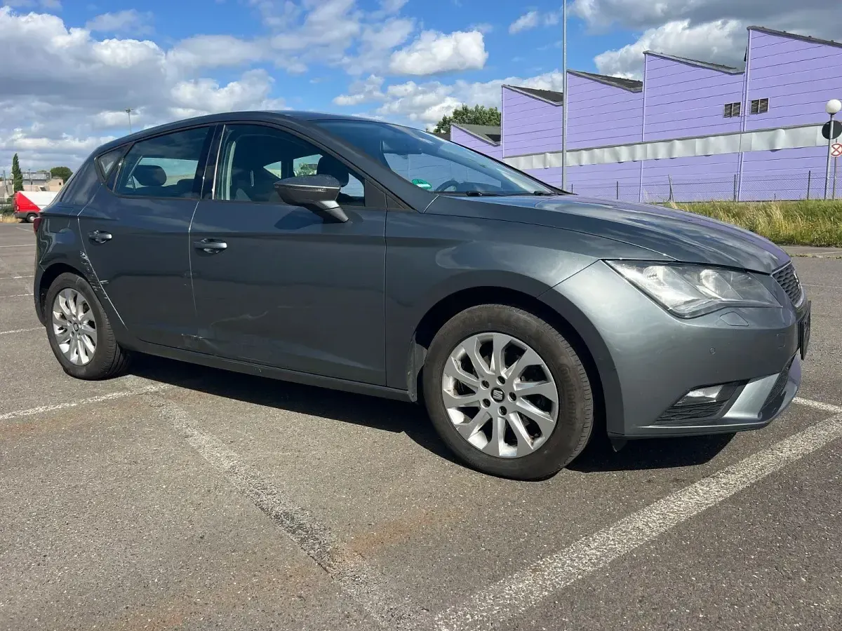 Gebraucht Seat Leon Style 150 PS (110 kW) 2013 Grau Limousine