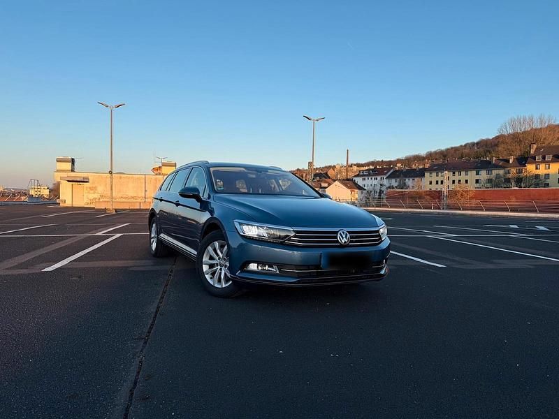 Gebraucht VW Passat 150 PS (110 kW) 2015 Blau Kombi