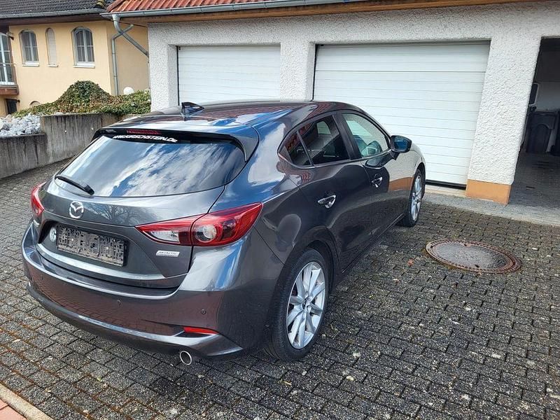 Gebraucht Mazda 3 Exclusive-Line 150 PS (110 kW) 2017 Schwarz Limousine