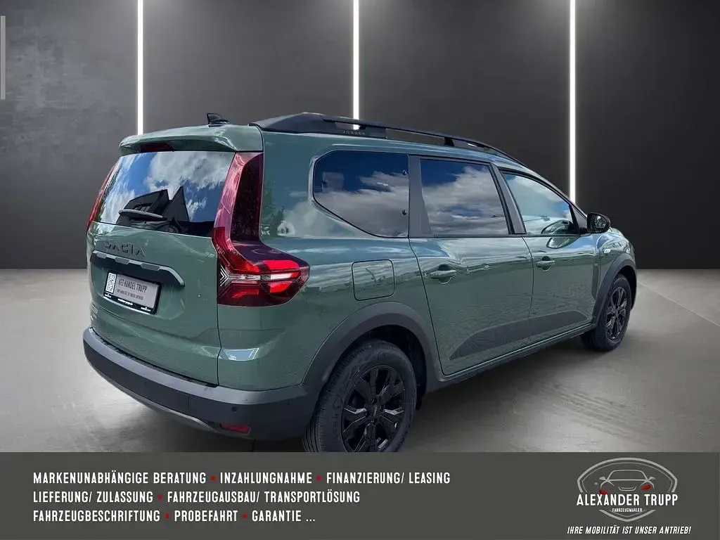 Neu Dacia Jogger Extreme 141 PS (103 kW) 2025 Grün Van / Kleinbus