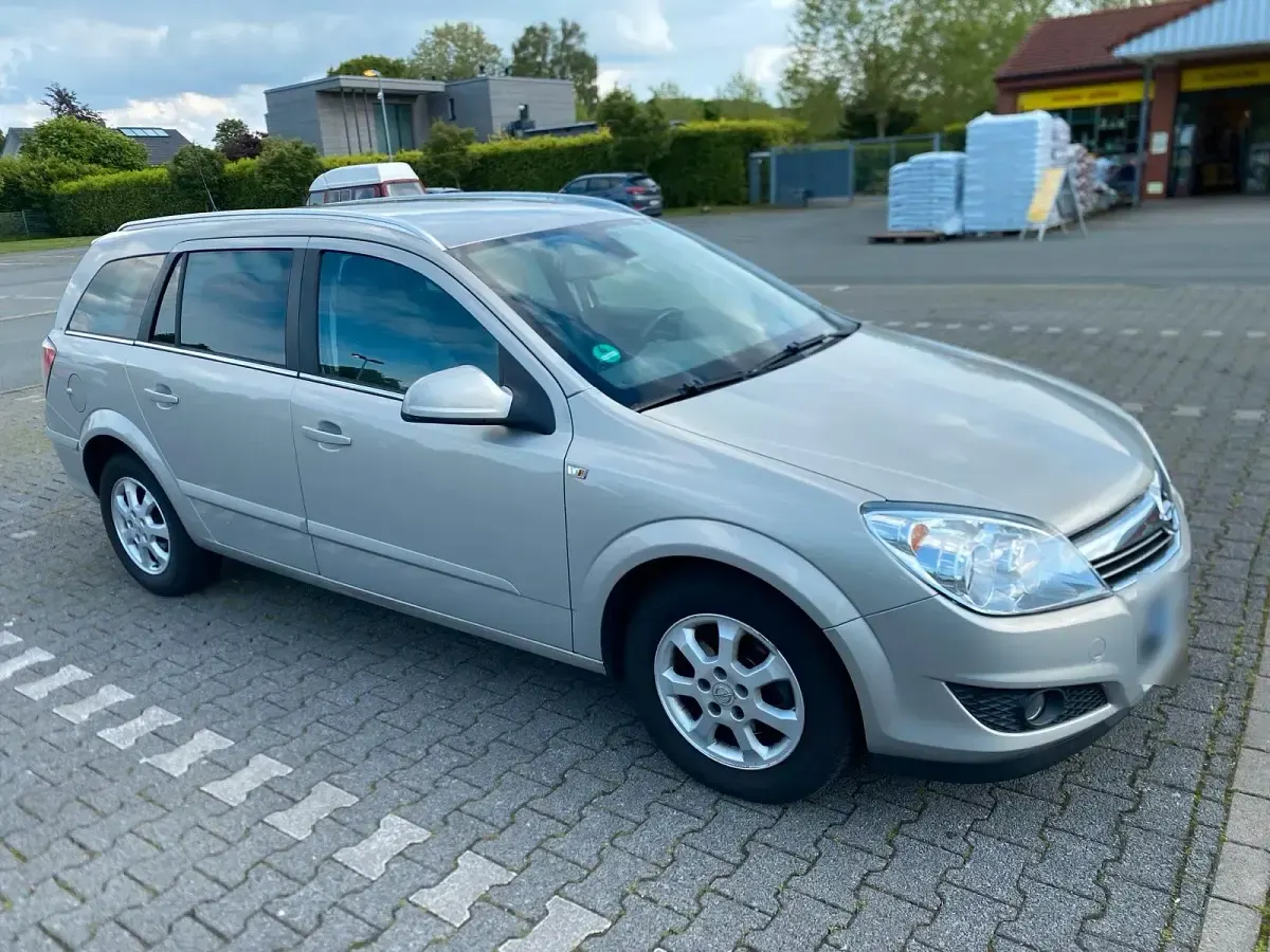 Gebraucht Opel Astra 85 PS (62 kW) 2010 Beige Kombi