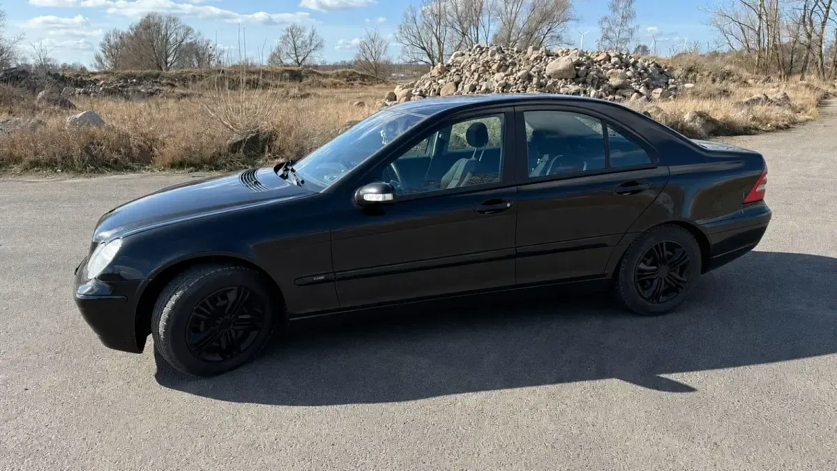 Gebraucht Mercedes 200 129 PS (94 kW) 2002 Schwarz Limousine