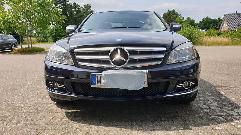Blau Gebraucht 2007 Mercedes 320 Limousine | 8.500 € (Guter Preis) - Bild 1/4