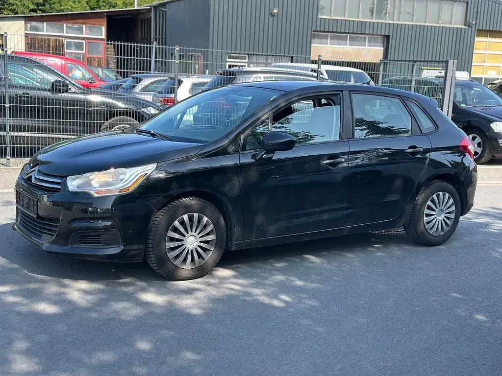 Gebraucht Citroën C4 Attraction 95 PS (69 kW) 2013 Schwarz Limousine