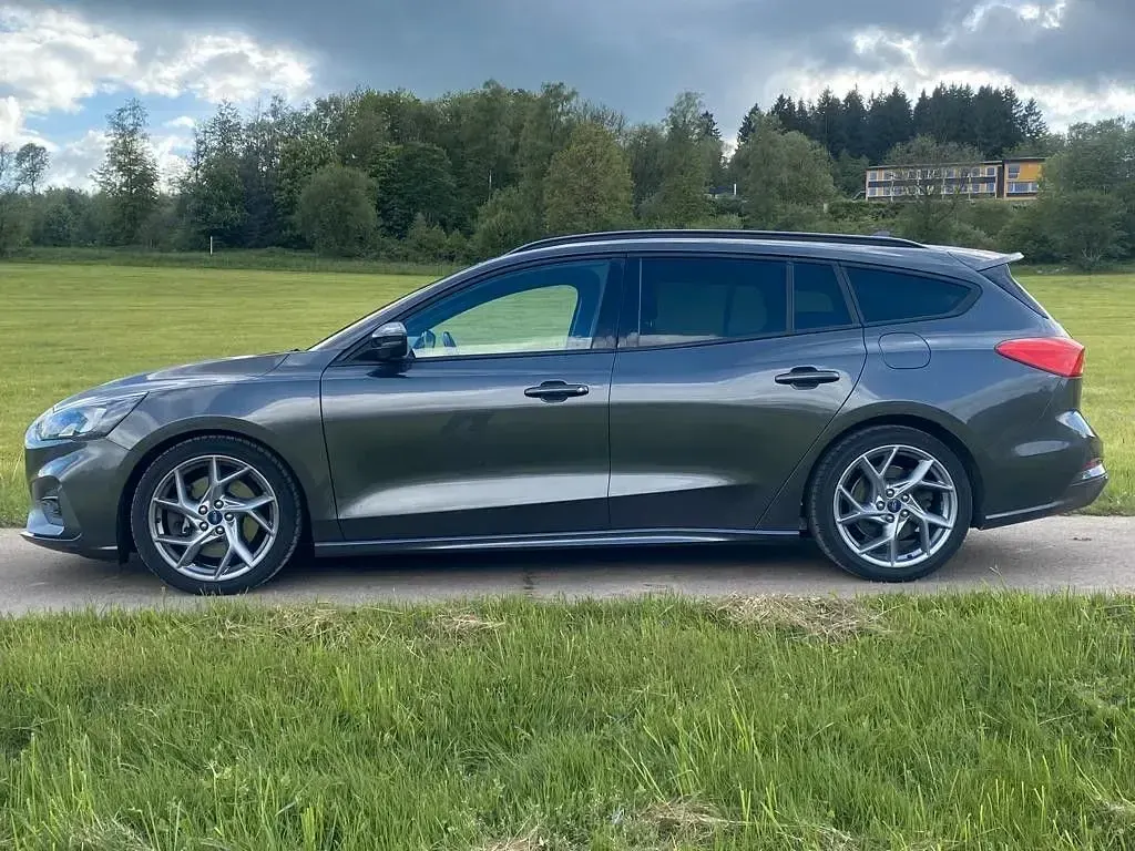 Gebraucht Ford Focus ST 190 PS (139 kW) 2020 Grau Limousine