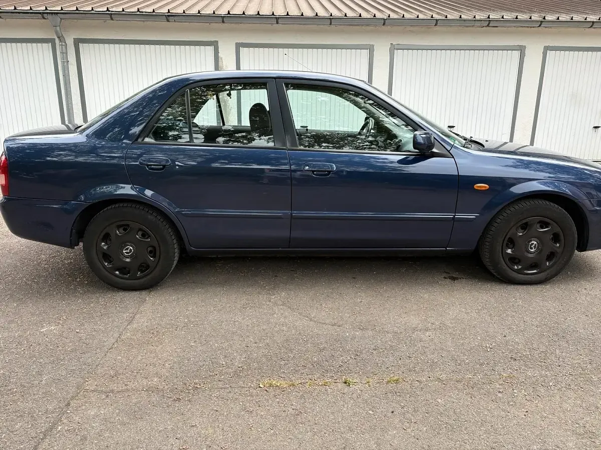 Brugt Mazda 323 95 HK (69 kW) 2002 Andere farben Sedan
