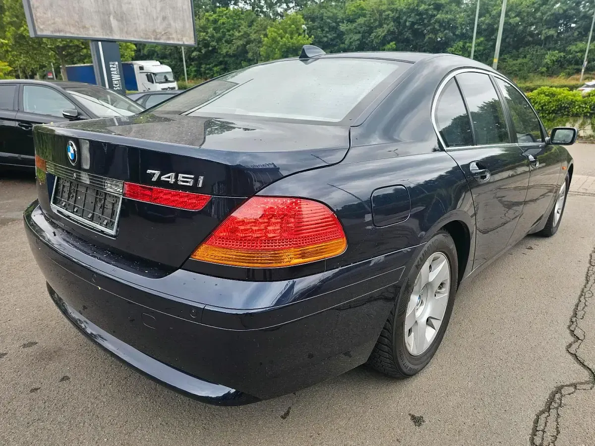 Gebraucht BMW 745 333 PS (244 kW) 2005 Blau Limousine