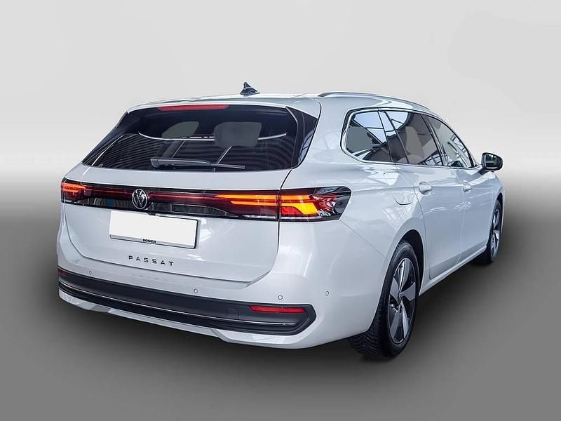 Usata VW Passat 150 CV (110 kW) 2025 Bianco Station wagon