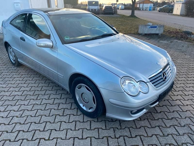Gebraucht Mercedes C200 163 PS (119 kW) 2004 Silber Coupé