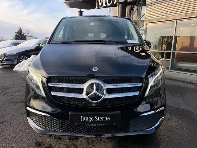 Gebraucht Mercedes V300 237 PS (174 kW) 2024 Schwarz Van / Kleinbus