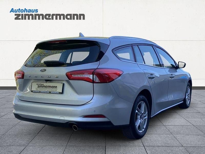 Używany Ford Focus Cool & Connect 125 KM (91 kW) 2022 Srebrny Kombi