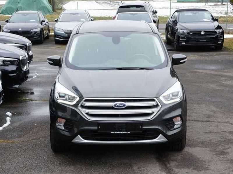 Gebraucht Ford Kuga Titanium 150 PS (110 kW) 2018 Grau SUV