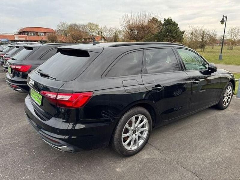 Gebraucht Audi A4 Basis 150 PS (110 kW) 2022 Schwarz Kombi
