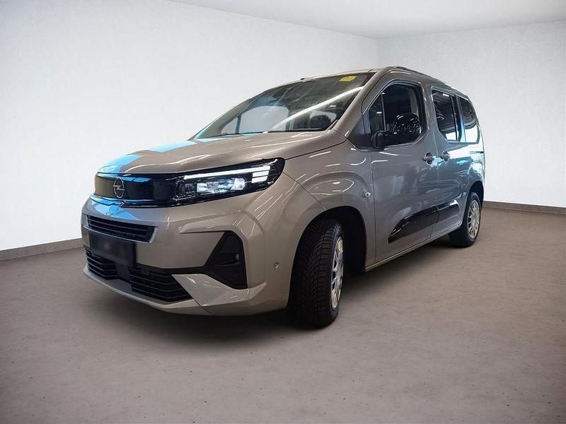 Grau Gebraucht 2024 Opel Combo Life Van / Kleinbus | 31.900 € - Bild 1/4
