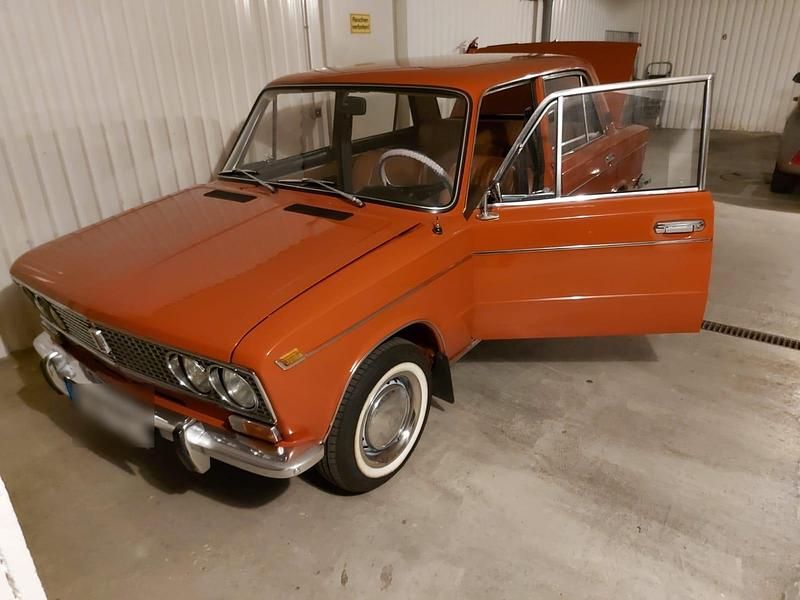 Usata Lada 2103 1976 Berlina