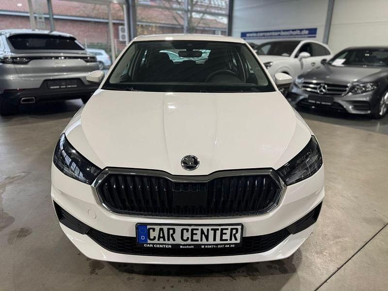 Gebraucht Skoda Fabia Active 65 PS (47 kW) 2022 Weiß Limousine