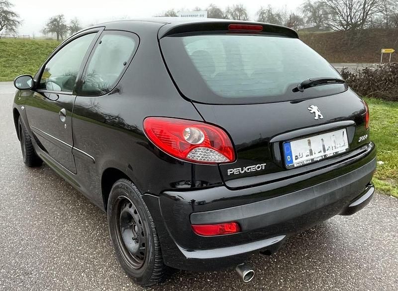 Schwarz Gebraucht 2010 Peugeot 206 Limousine | 2.999 € (Fairer Preis) - Bild 1/4